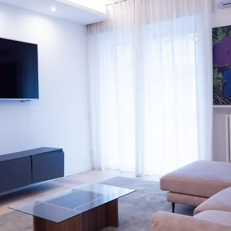 Prestige Boutique Homes-arco Della Pace Exclusive Family Apartment